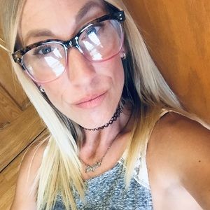 Meet your Posher, Angie